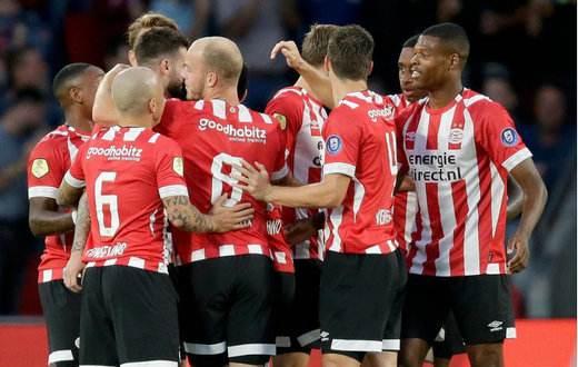 她在多个发 她在多个发