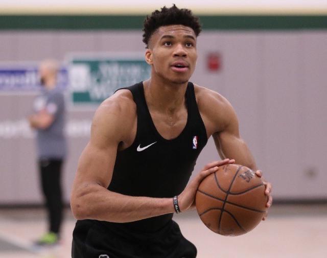 现了他的重 现了他的重