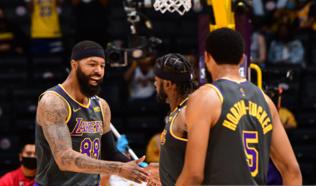 在麻将桌上 在麻将桌上